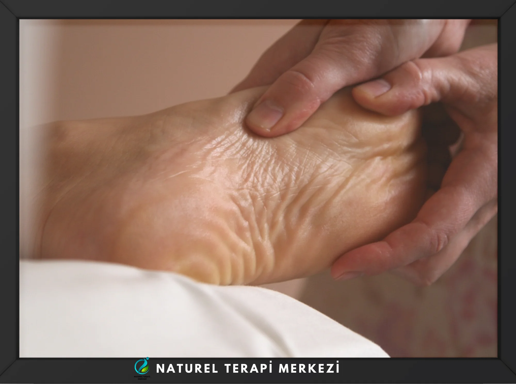 Manuel terapi ile ayak tabanı masajı ve refleksoloji uygulaması